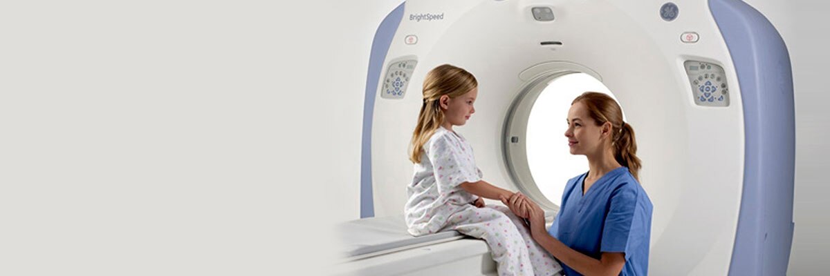 product-interoperability-dicom-computed-tomography-brightspeed_clinicianandyounggirl.jpg