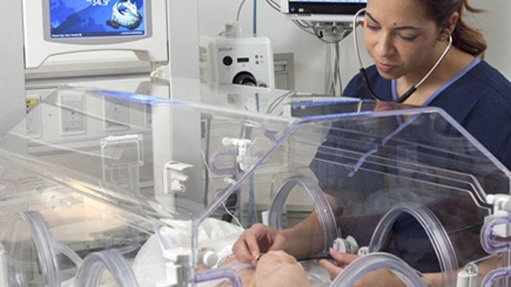 Giraffe Incubator Carestation | GE Healthcare