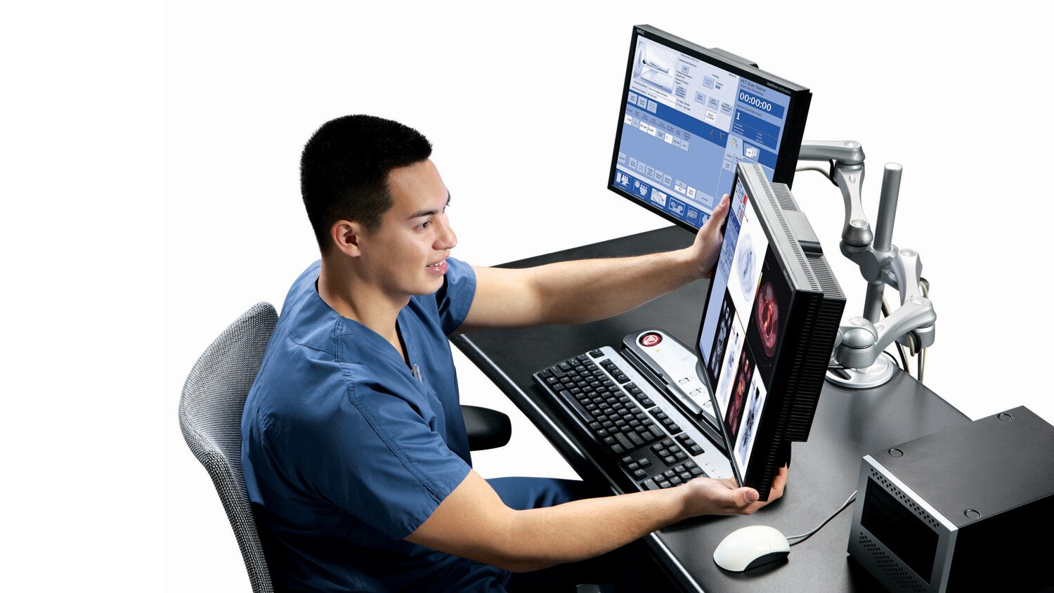 product-product-categories-pet-ct-pet_console_physician_computer.jpg