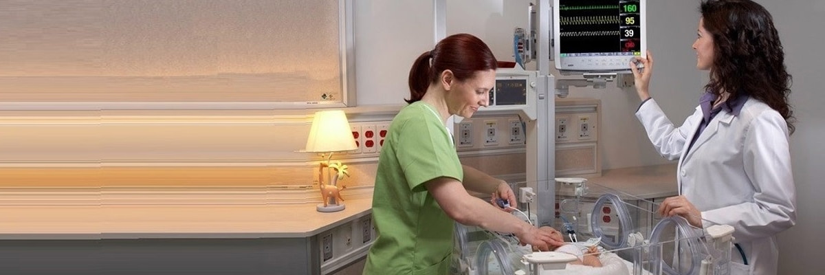 product-product-categories-patient-monitoring-patient-monitors-carousel1-edited.jpg